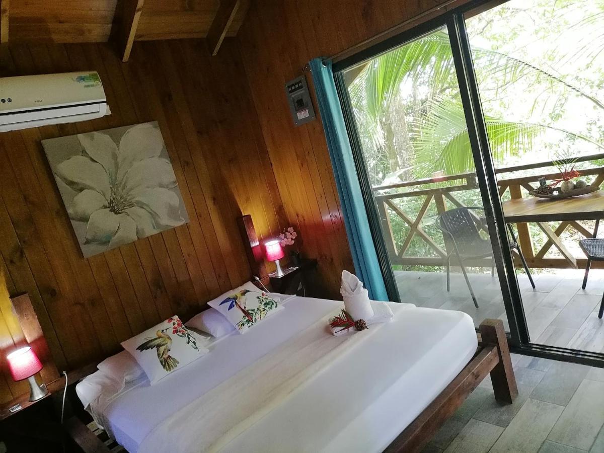 Casa El Colibri Bed and Breakfast Parrita Exteriör bild